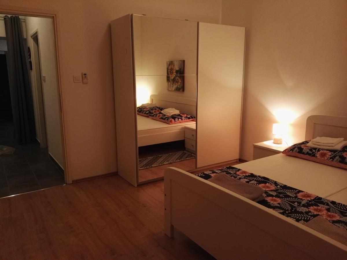 Ferienwohnung Mara Pula Exterior foto
