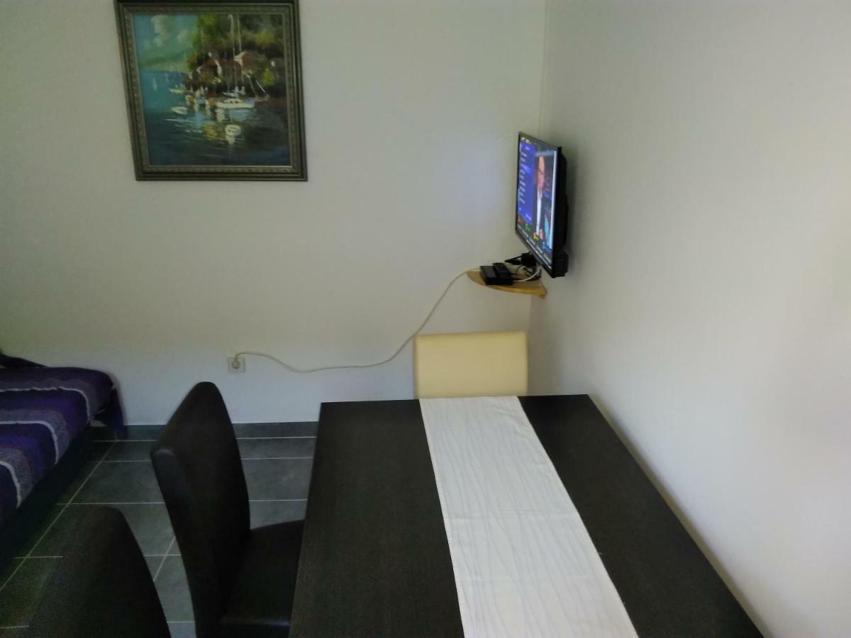 Ferienwohnung Mara Pula Exterior foto