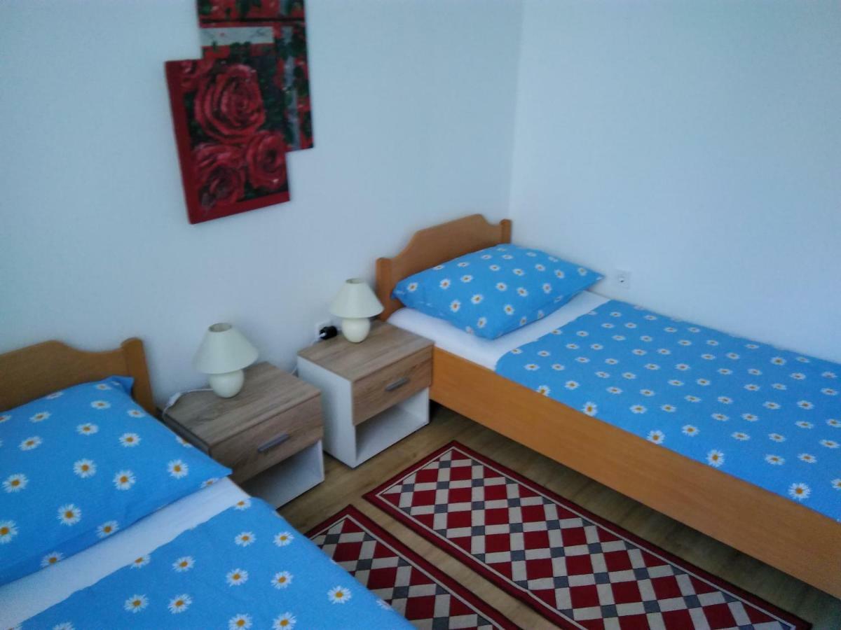 Ferienwohnung Mara Pula Exterior foto