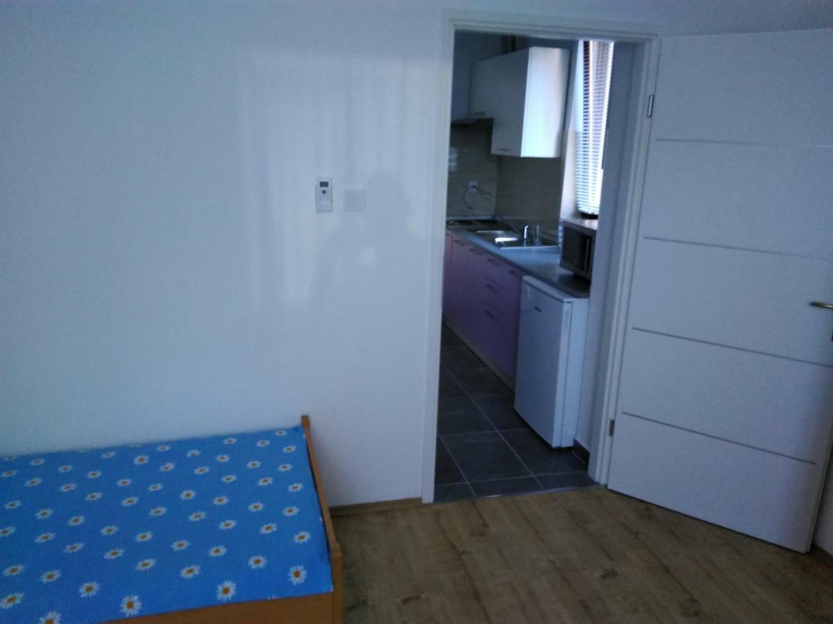 Ferienwohnung Mara Pula Exterior foto